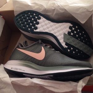 Nike size 6 turbo